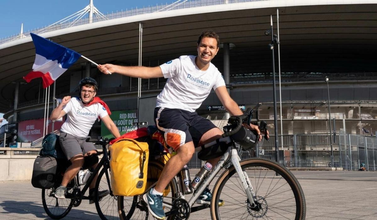 Two French fans will cycle 8,000 kilometers from Paris to Doha to attend the FIFA World Cup 2022